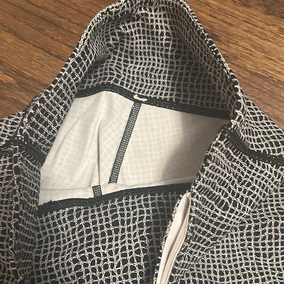 Lululemon Black and White Full Length Leggings, Size 2 - Picture 6 of 7